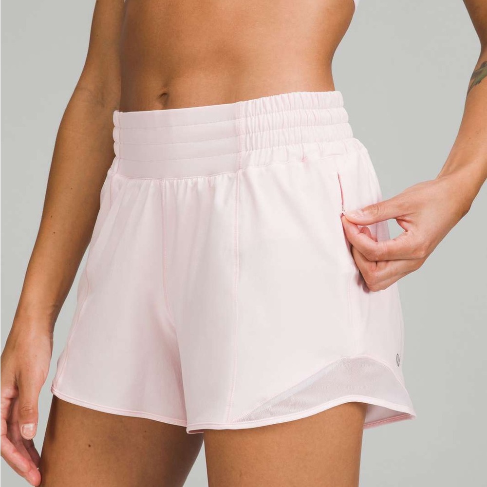 🍓LULULEMON HOTTY HOT SHORT 4”-STRAWBERRY MILKSHAKE-SIZE 6🍓